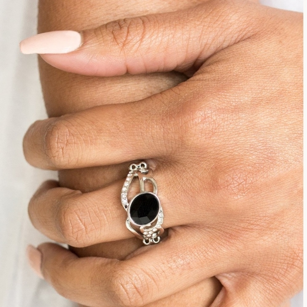 Black ring